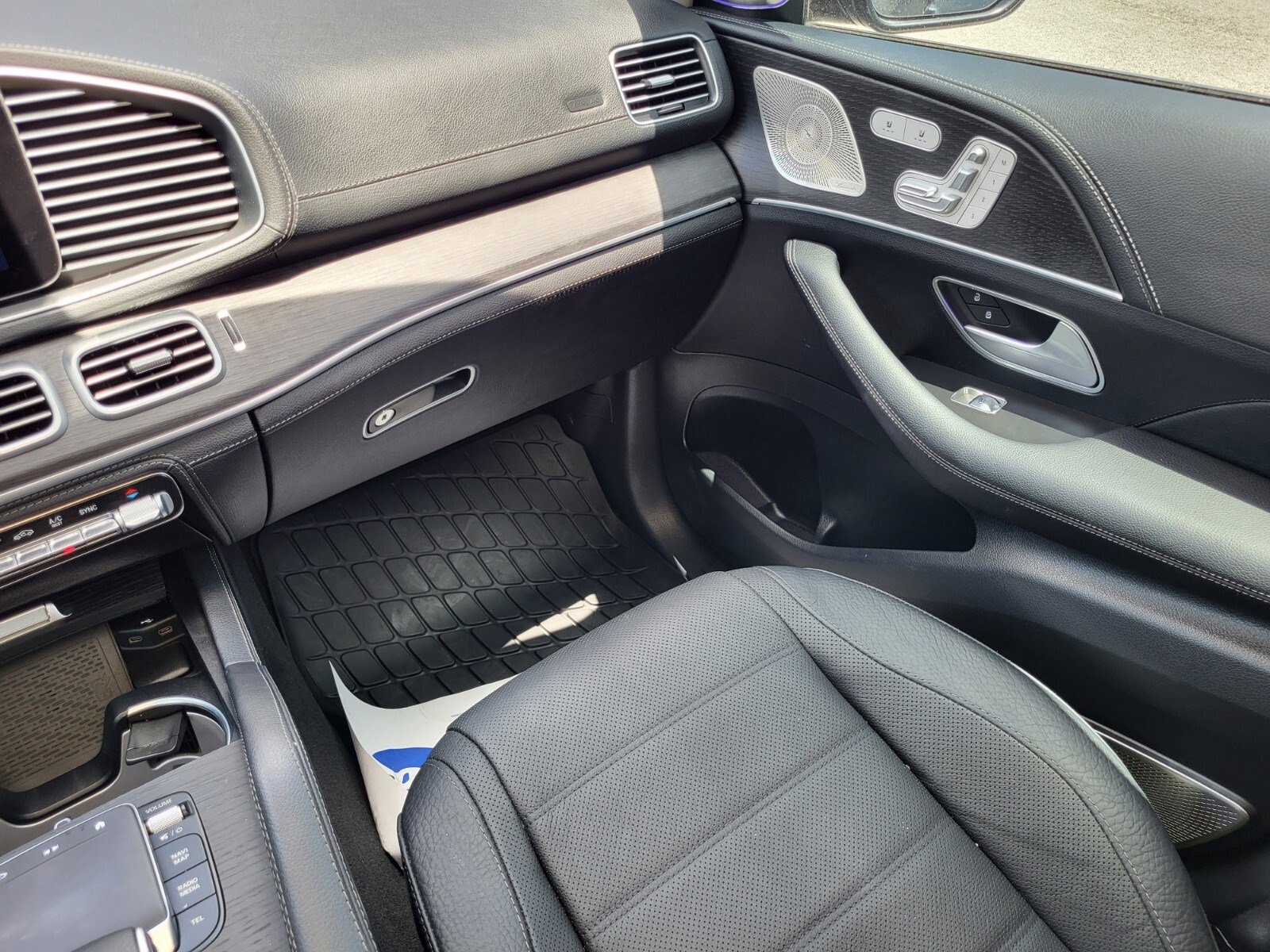 Used 2024 Mercedes-Benz GLS 580 4MATIC image 15