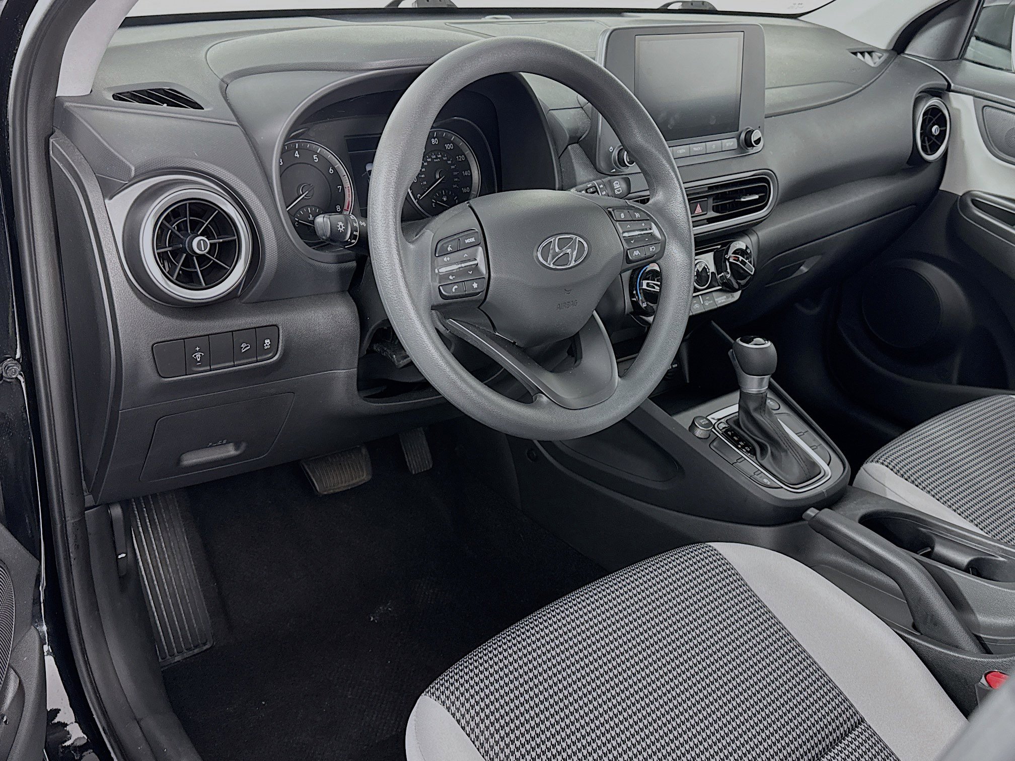 Used 2022 Hyundai Kona SE image 9