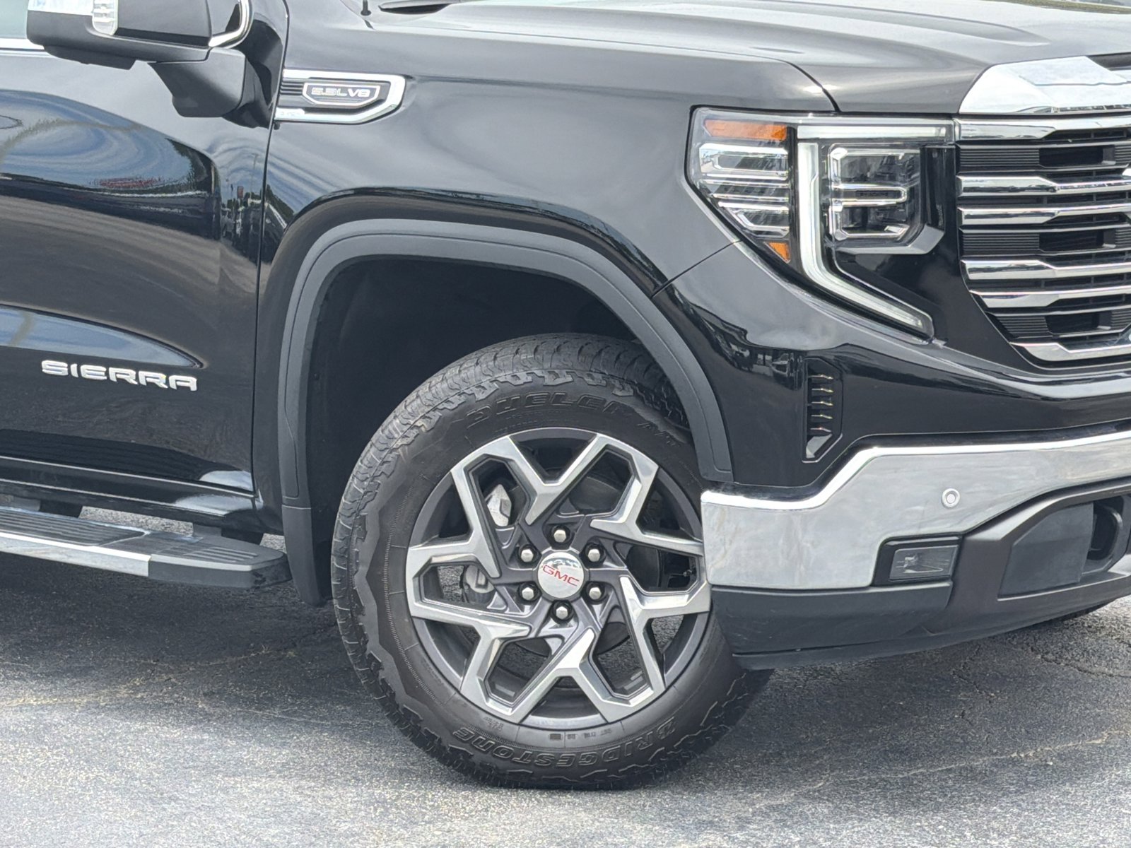 Used 2024 GMC Sierra 1500 SLT w/ SLT Premium Plus Package AWD/4WD image 3
