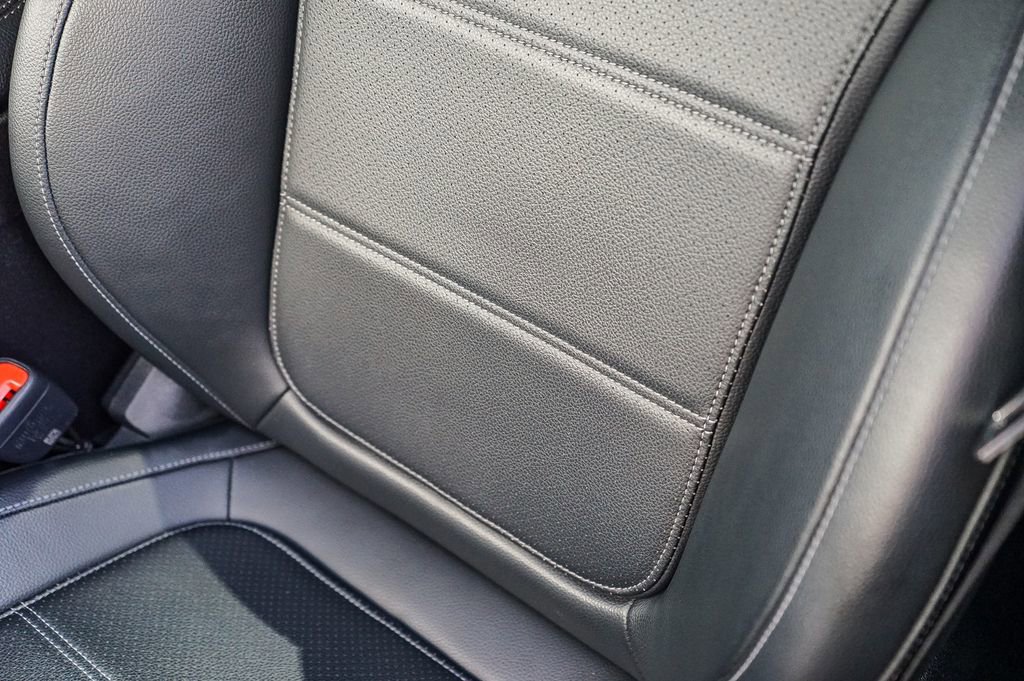 Used 2024 Mercedes-Benz GLC 300 image 23