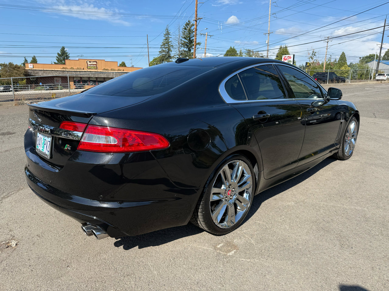 Used 2010 Jaguar XF R image 6