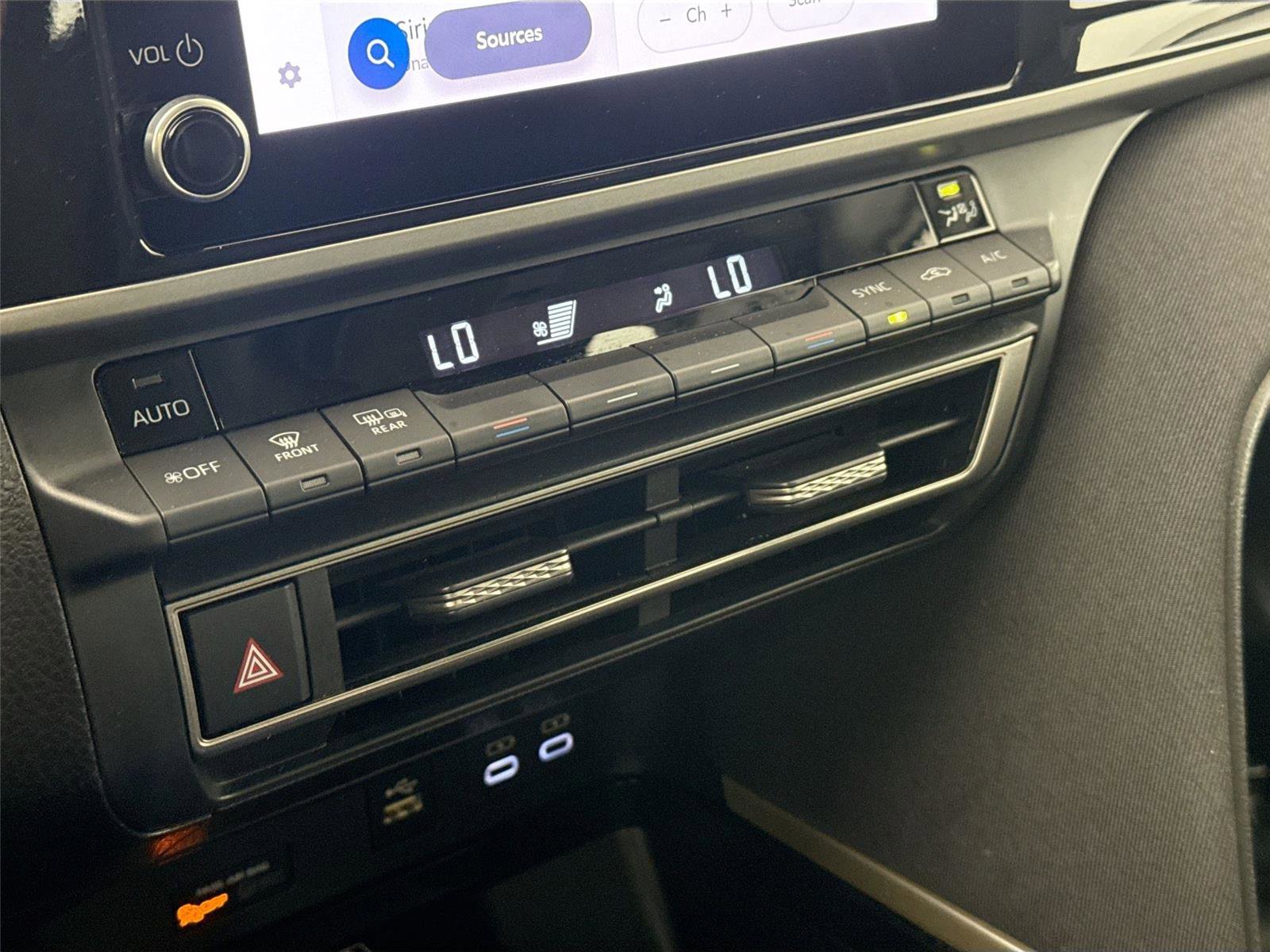 Certified 2025 Toyota Camry LE FWD image 24