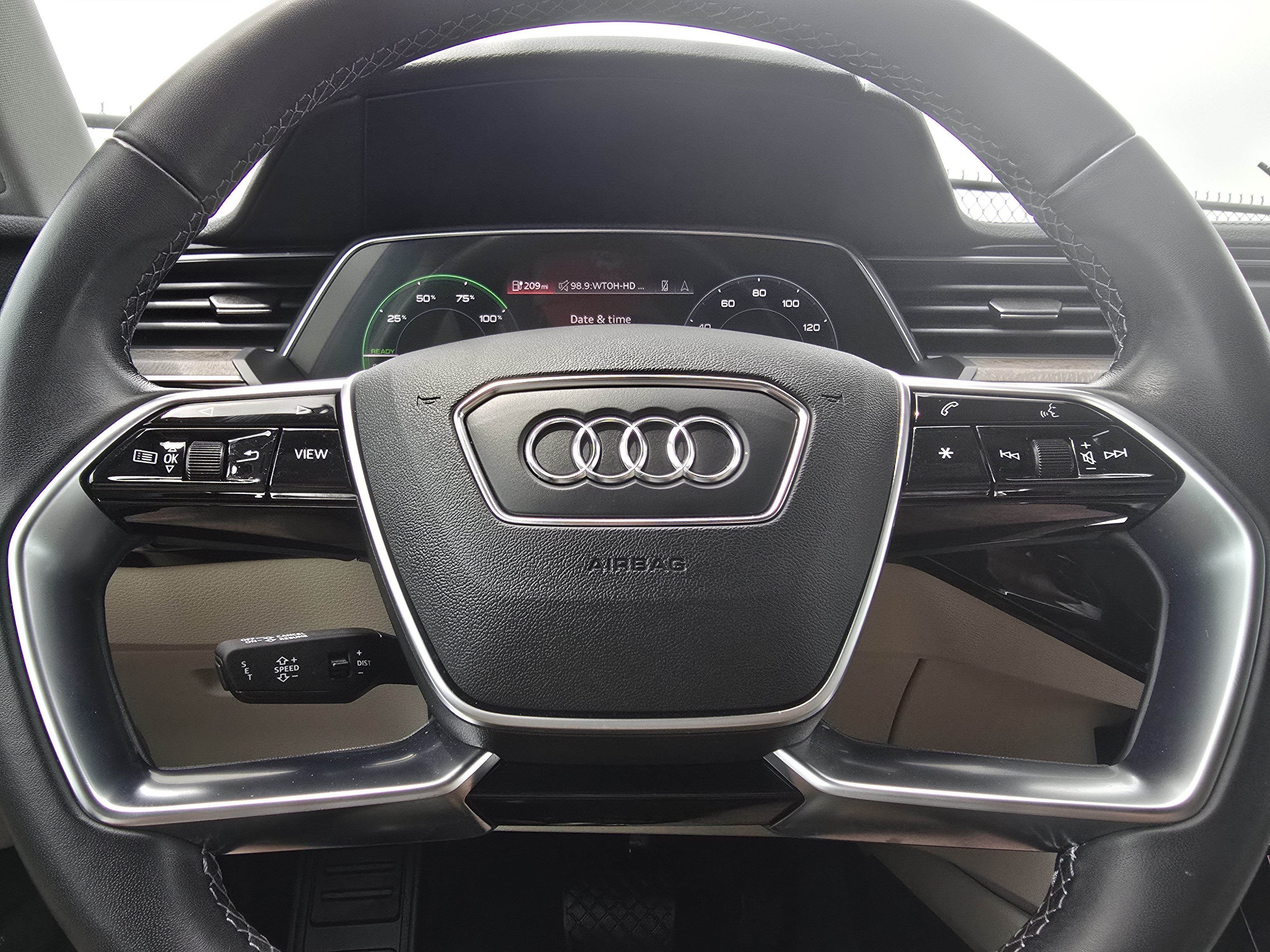 Certified 2024 Audi Q8 e-tron Premium AWD/4WD image 23