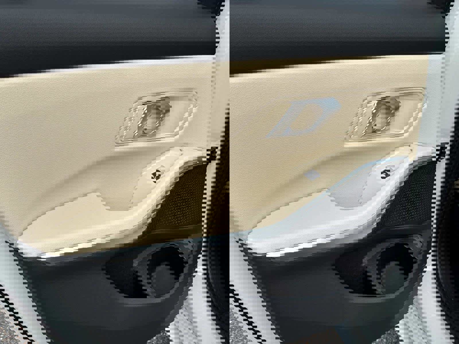 New 2026 BMW 330i Sedan w/ M Sport Package image 12