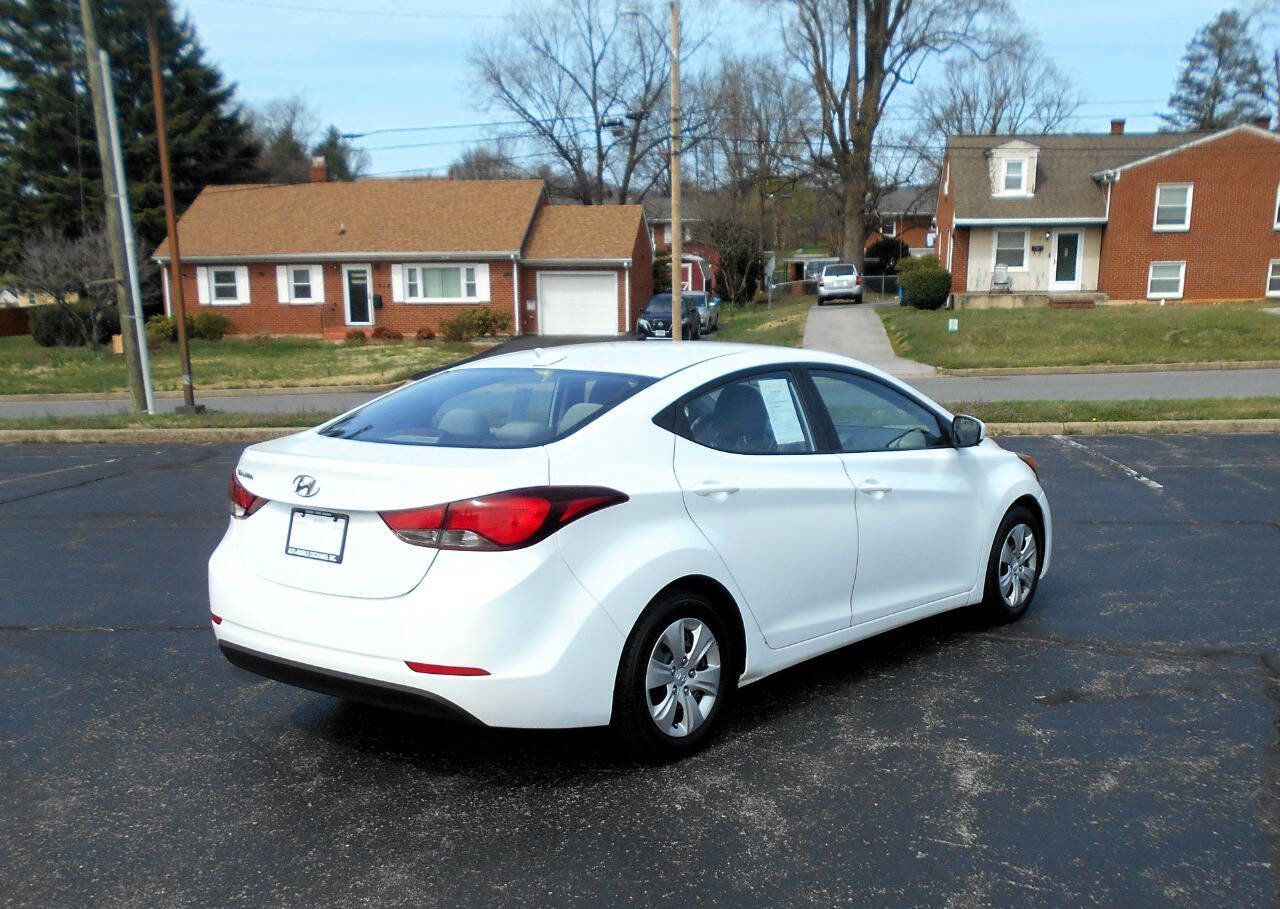 Used 2016 Hyundai Elantra SE FWD image 6
