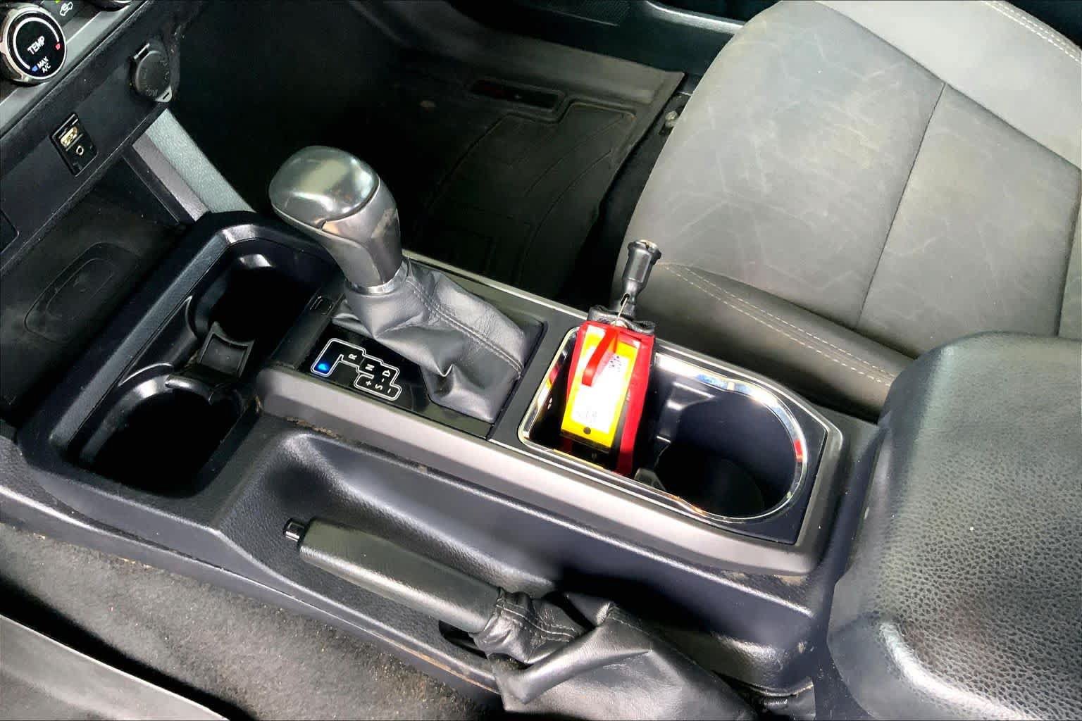 Used 2017 Toyota Tacoma TRD Sport w/ Tow Package RWD image 16