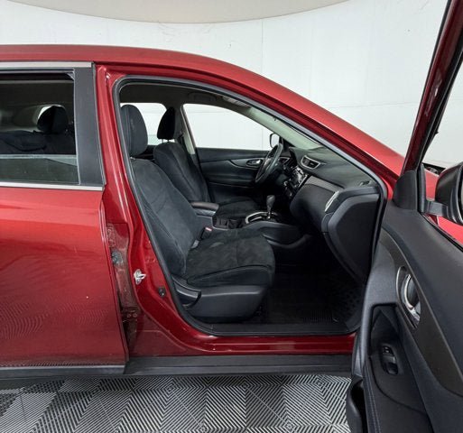 Used 2016 Nissan Rogue S FWD image 5
