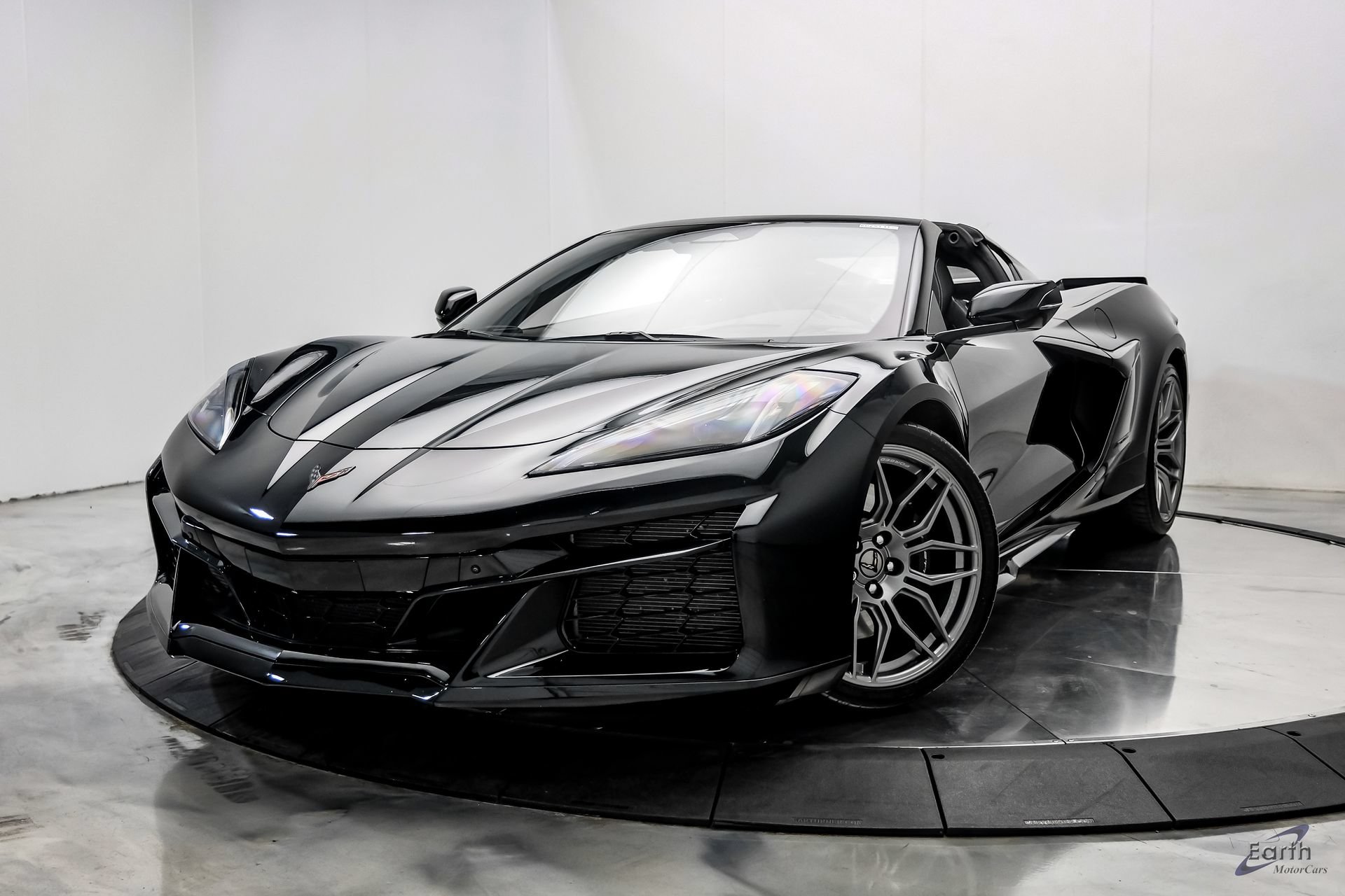 Used 2024 Chevrolet Corvette Z06 RWD image 7