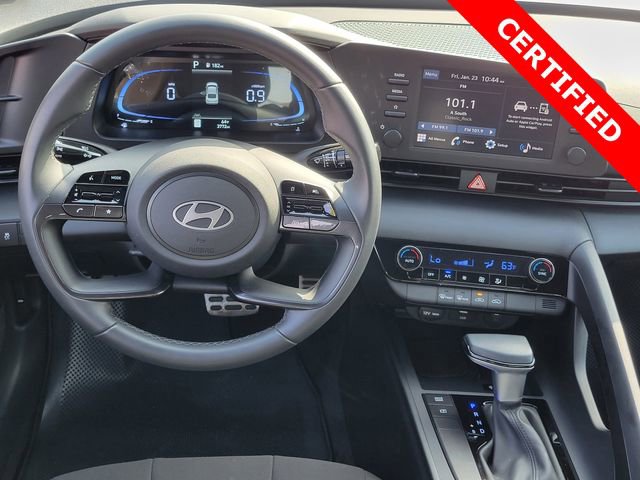 Certified 2025 Hyundai Elantra Sport image 4