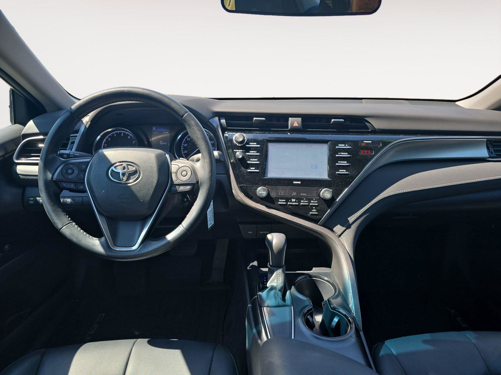 Used 2020 Toyota Camry SE FWD image 9