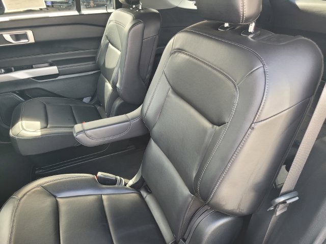 Certified 2023 Ford Explorer XLT w/ Equipment Group 202A RWD image 13