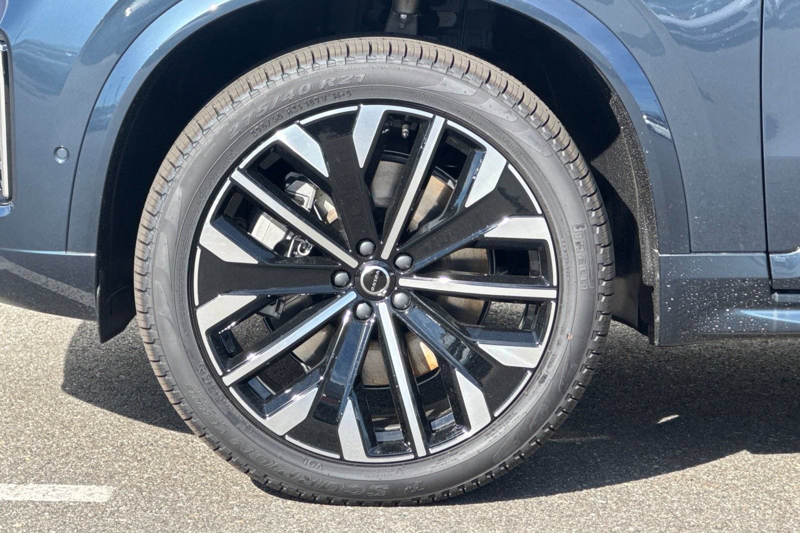 New 2026 Volvo XC90 T8 Ultra w/ Protection Package Premier AWD/4WD image 32