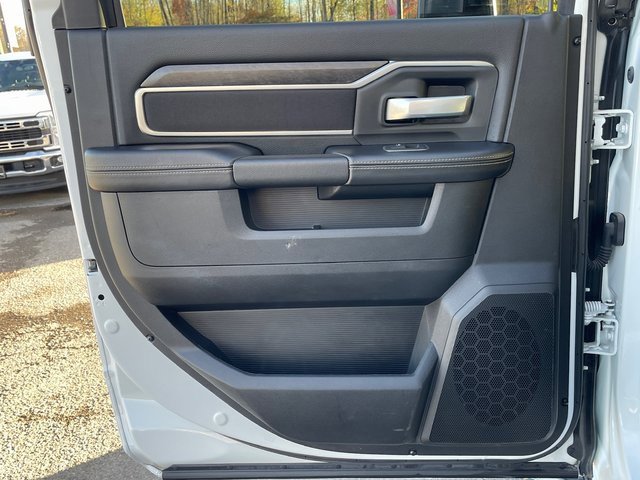 Used 2024 RAM 3500 Big Horn image 11