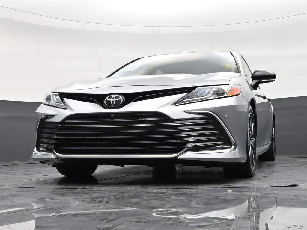 Used 2022 Toyota Camry XLE w/ Navigation Package FWD image 28