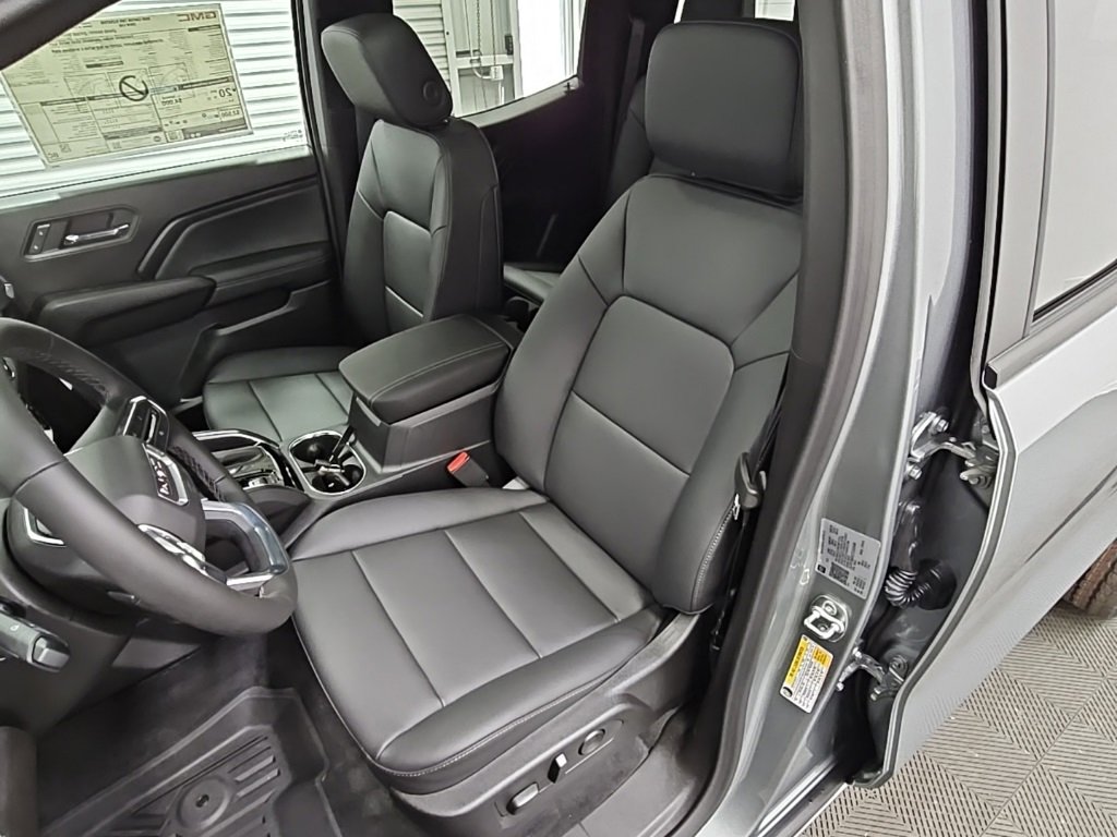 New 2026 GMC Canyon Elevation w/ Convenience Package image 28