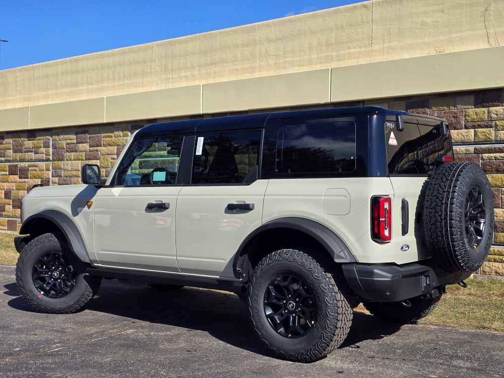 New 2026 Ford Bronco Badlands image 8