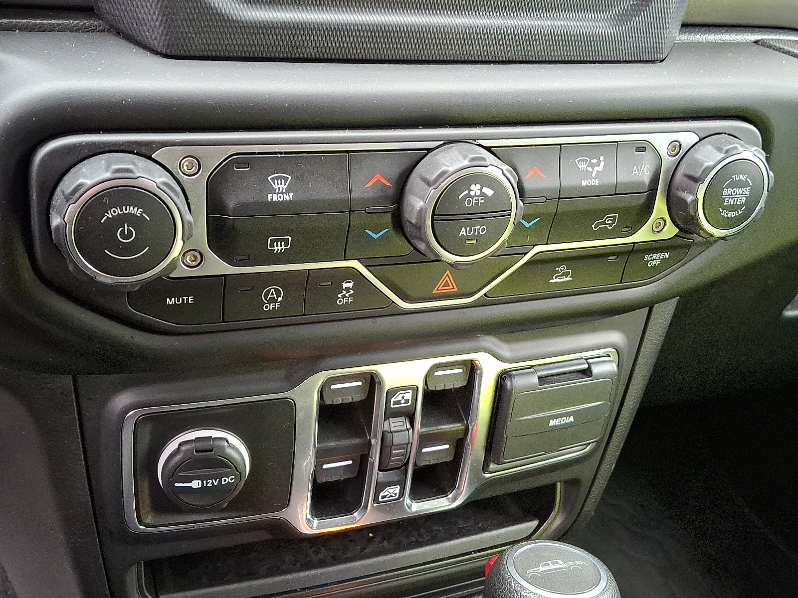 Certified 2023 Jeep Gladiator Willys image 17