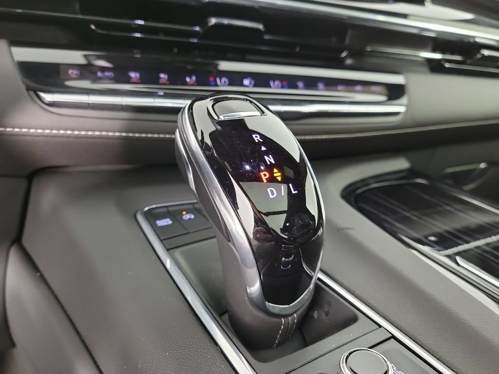 Certified 2022 Cadillac Escalade Sport AWD/4WD image 31