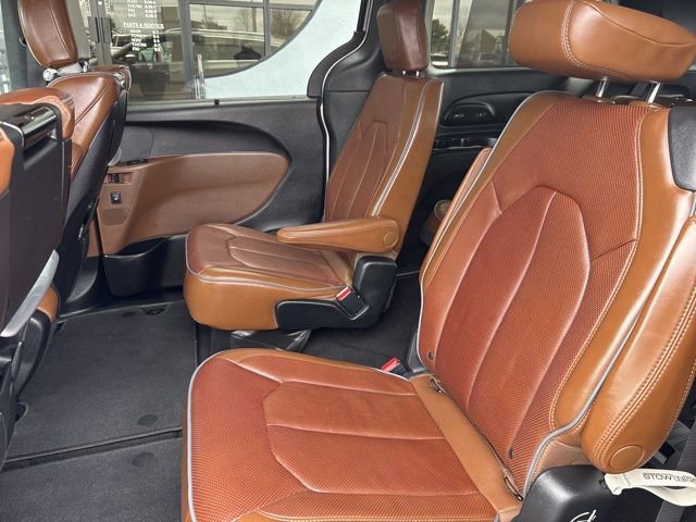 Used 2017 Chrysler Pacifica Limited w/ UConnect Theater Package image 12