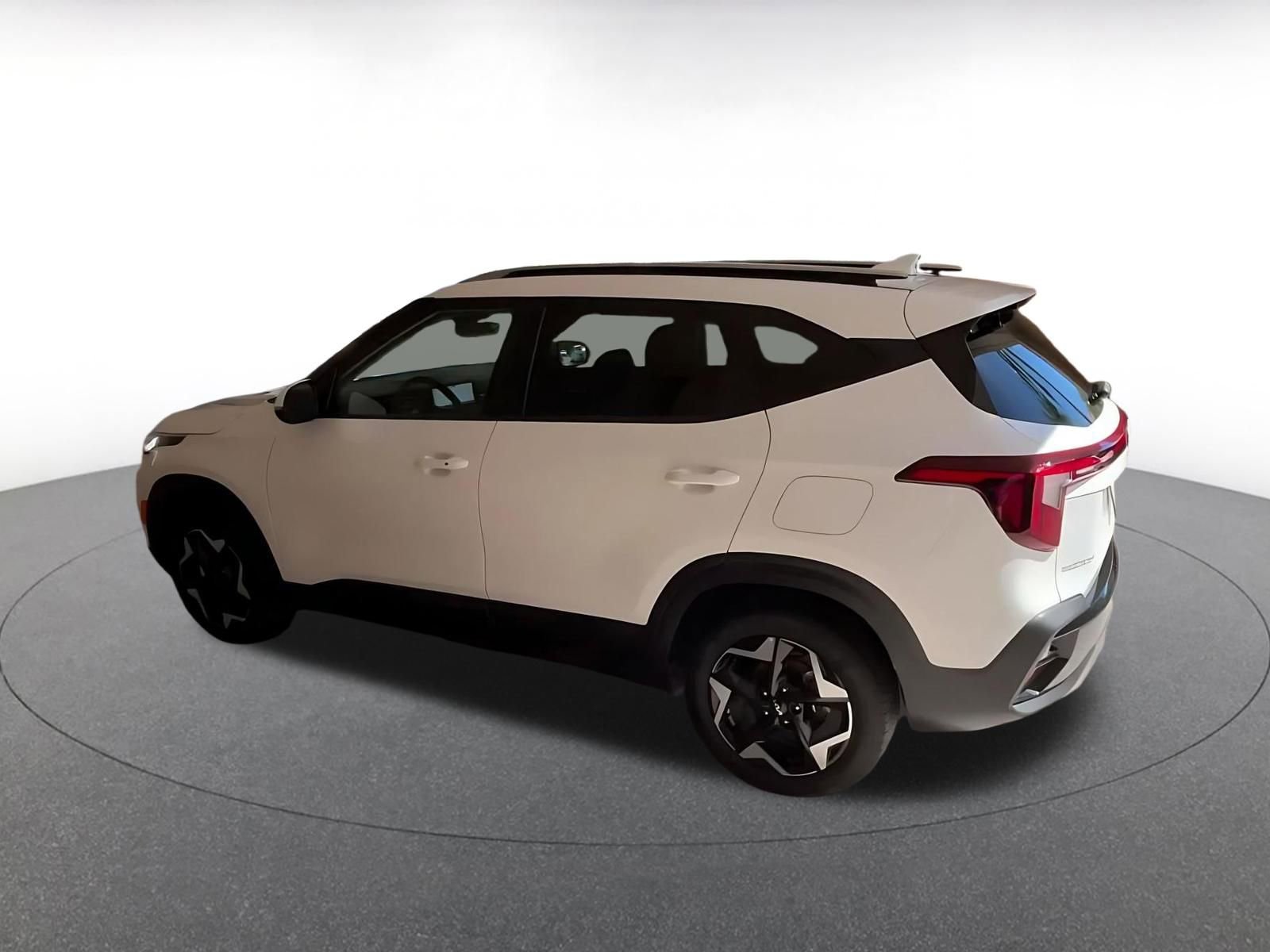 Used 2025 Kia Seltos S image 10