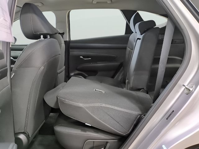 Used 2025 Hyundai Tucson SE AWD/4WD image 16