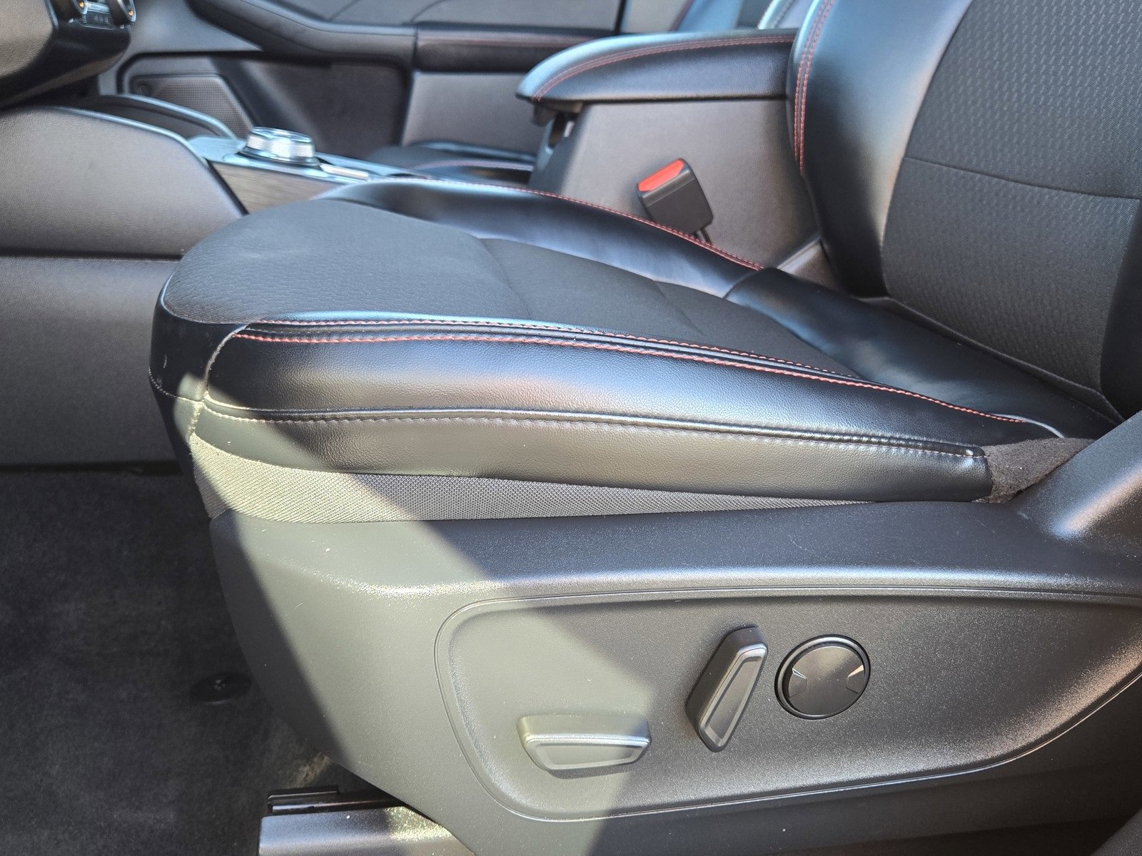 Used 2024 Ford Escape ST-Line image 24