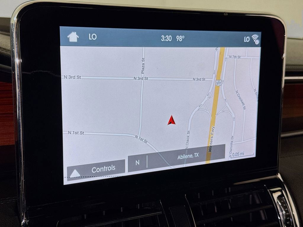 Used 2018 Lincoln Navigator Premiere RWD image 11
