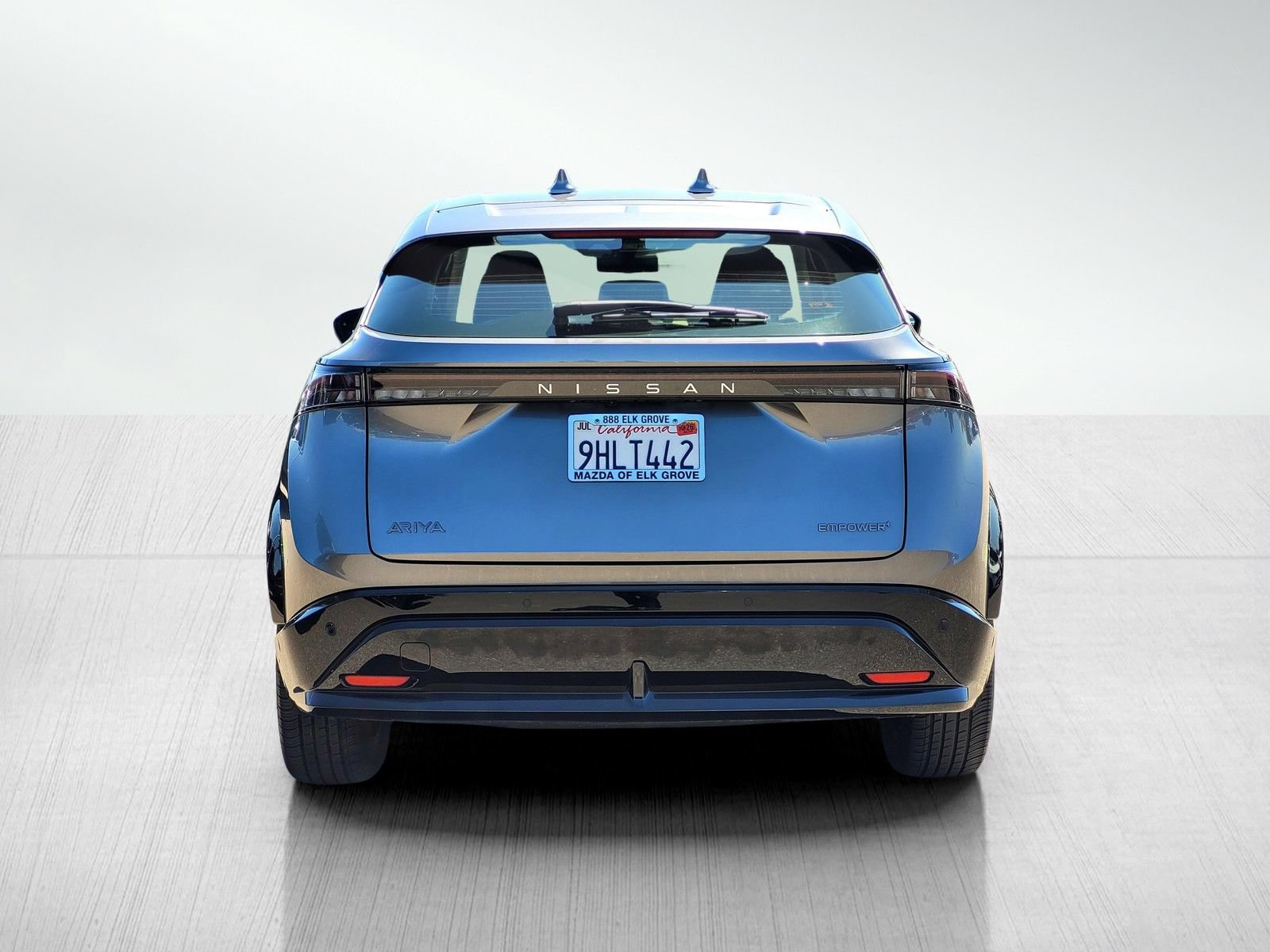 Used 2023 Nissan Ariya FWD image 5