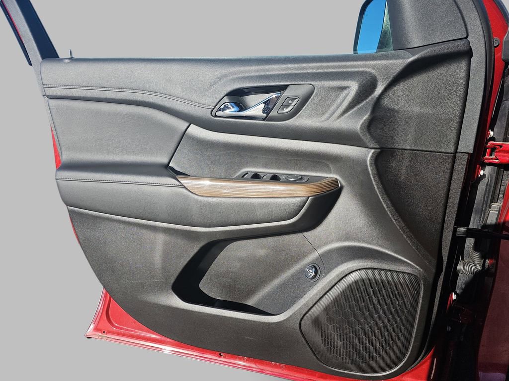 Certified 2023 GMC Acadia SLE w/ Driver Convenience Package image 33