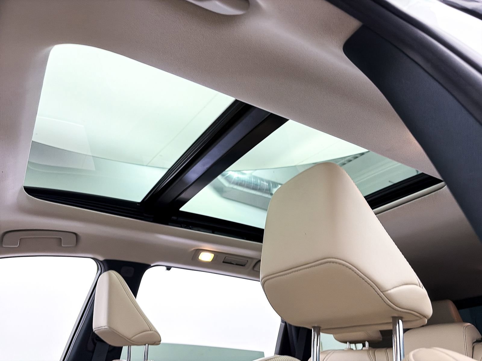 Used 2023 INFINITI QX60 Luxe w/ Cargo Package image 3