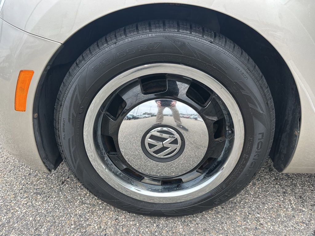 Used 2013 Volkswagen Beetle 2.5 image 31