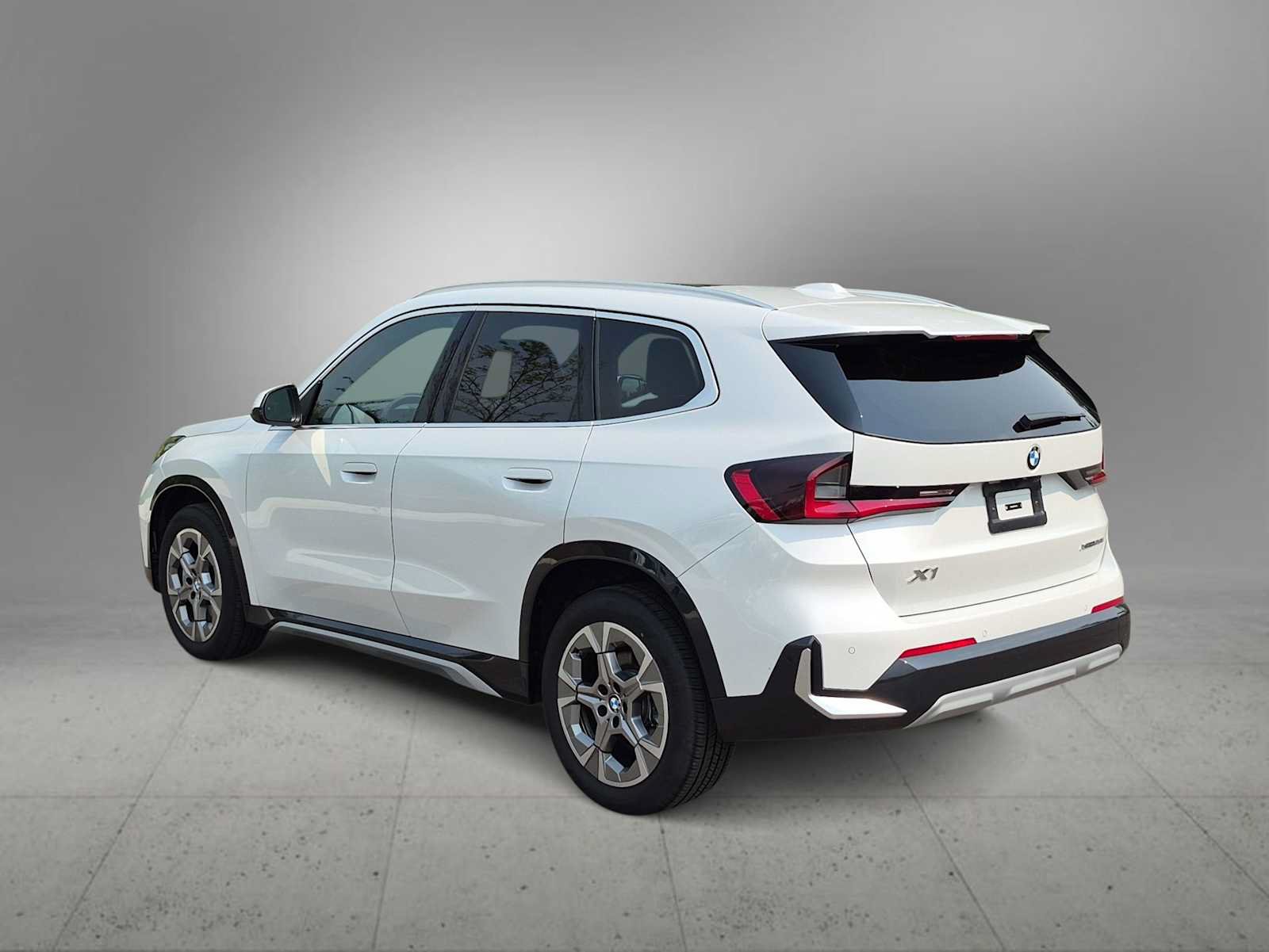 New 2026 BMW X1 xDrive28i AWD/4WD image 6