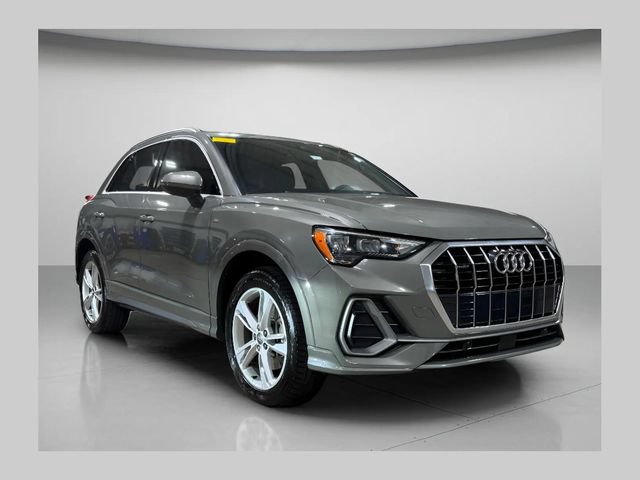 Used 2020 Audi Q3 2.0T Premium w/ Convenience Package AWD/4WD image 1