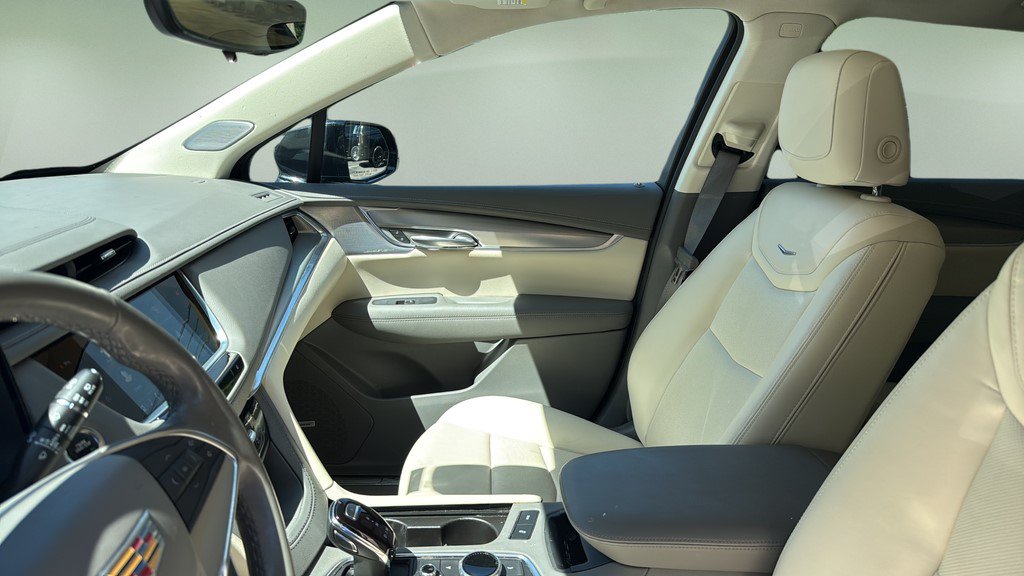 Certified 2024 Cadillac XT5 Premium Luxury w/ Technology Package AWD/4WD image 19