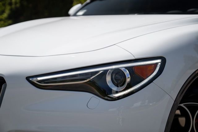 Used 2023 Alfa Romeo Stelvio Ti w/ Active Assist Plus Package AWD/4WD image 4