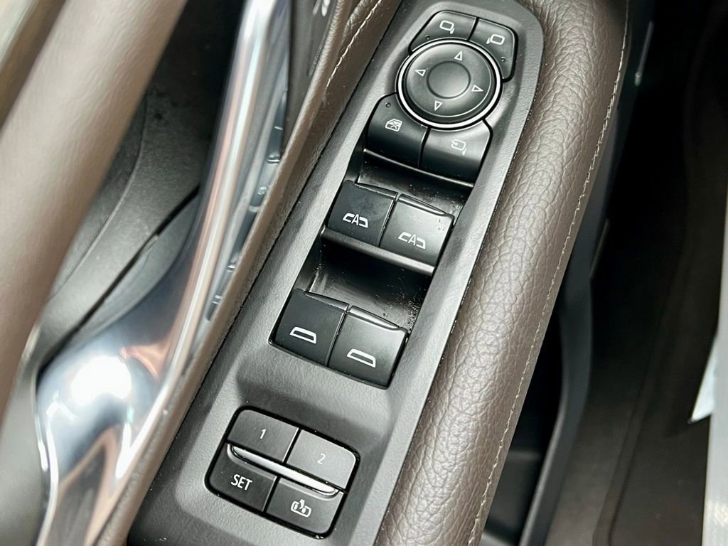 Used 2024 GMC Yukon XL Denali w/ Advanced Technology Package image 31