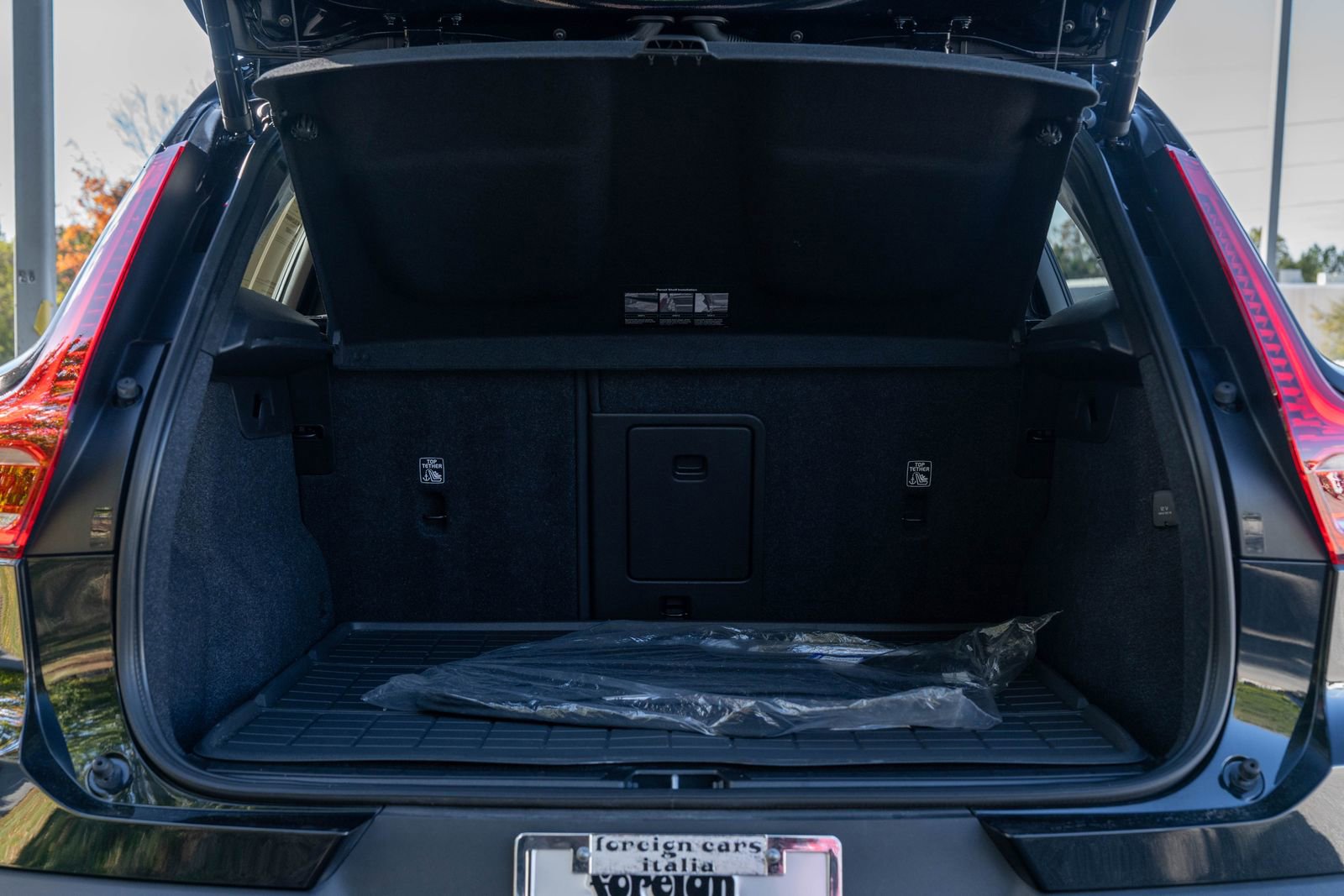 Used 2024 Volvo XC40 B5 Ultimate w/ Protection Package Premier image 13