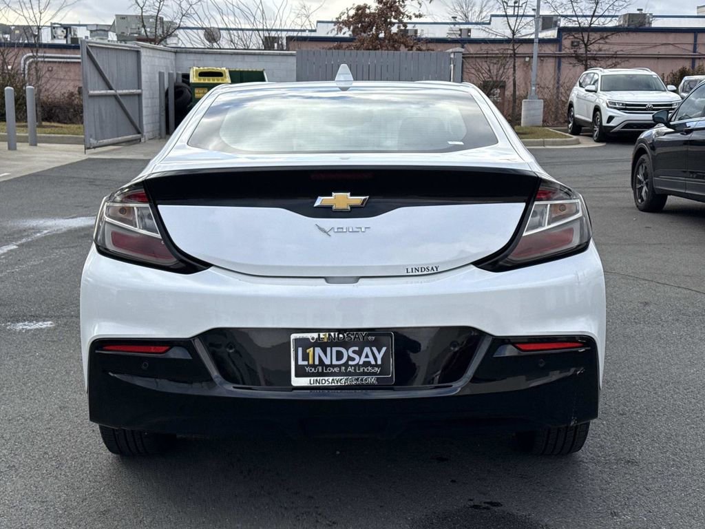 Used 2016 Chevrolet Volt Premier w/ Driver Confidence Package FWD image 4