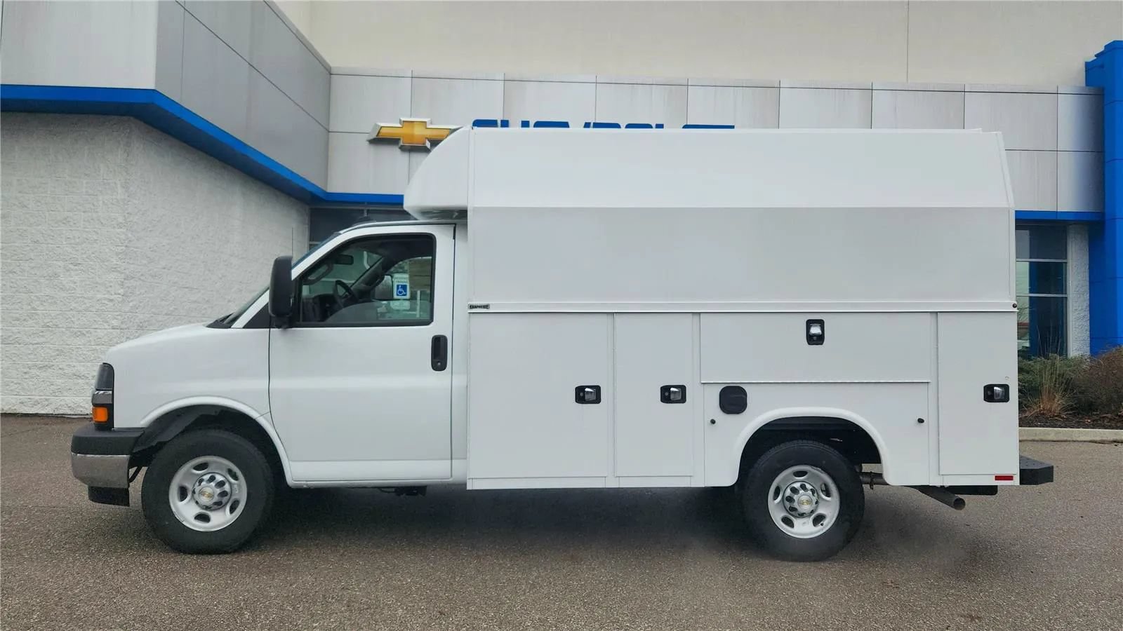 New 2025 Chevrolet Express 3500 w/ Power Convenience Package RWD image 5