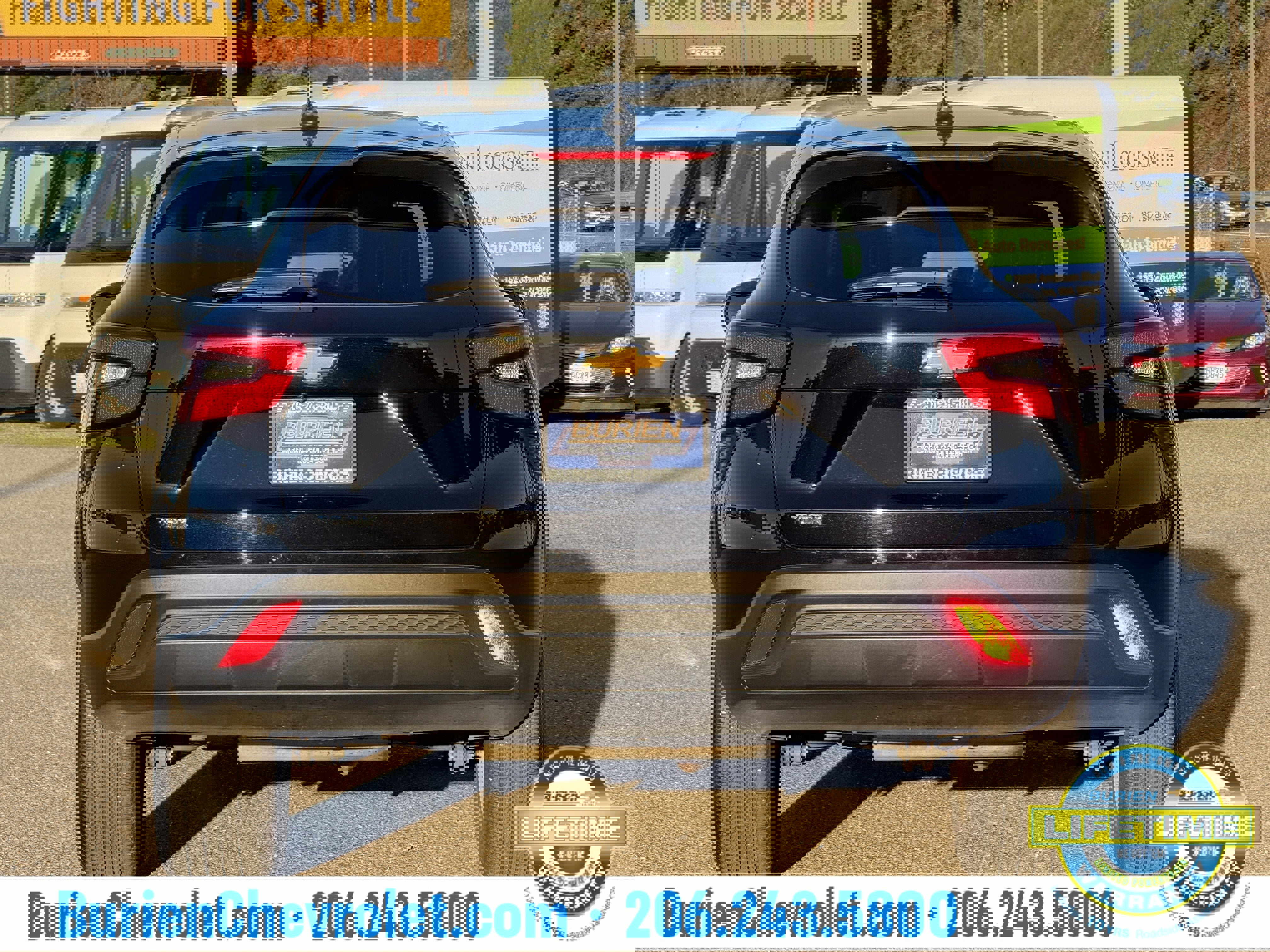 Used 2025 Chevrolet Trax LS w/ LS Convenience Package image 4