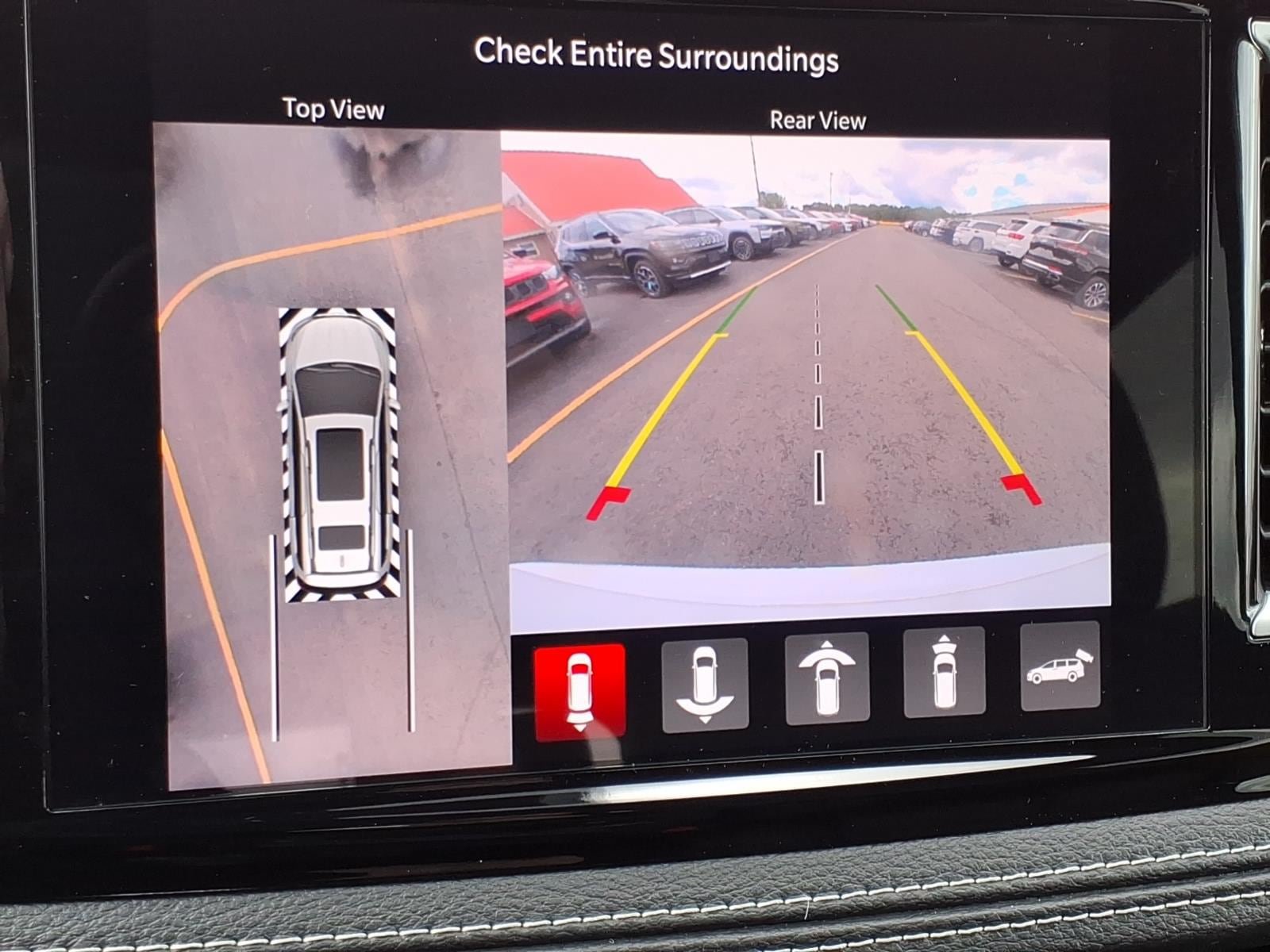 New 2027 Chrysler Pacifica Select AWD/4WD image 26