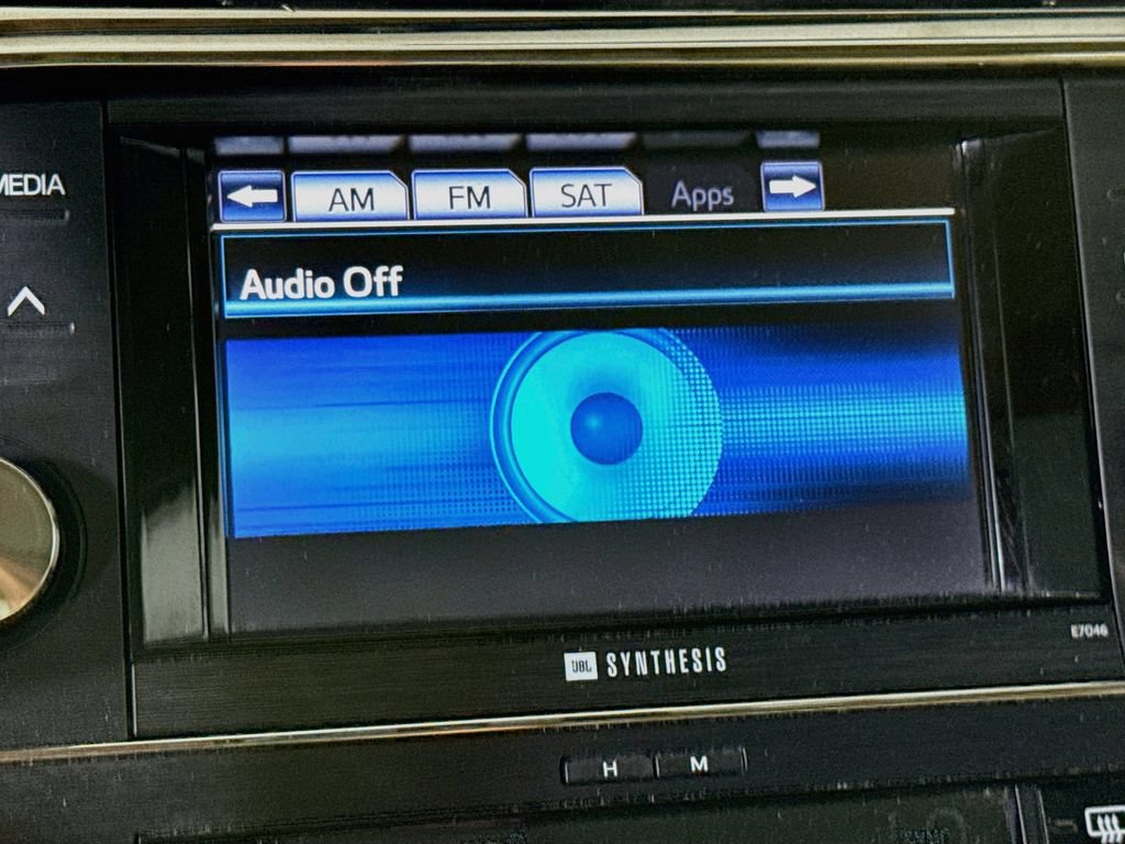Used 2013 Toyota Avalon Limited FWD image 5