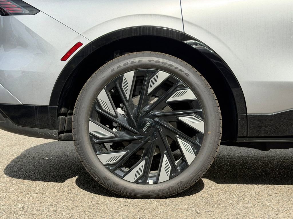 New 2026 Lincoln Nautilus Reserve w/ Jet Appearance Package AWD/4WD image 4