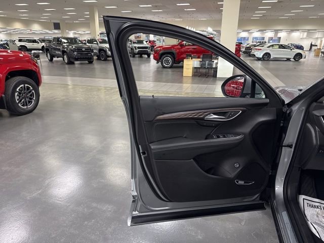 Used 2023 Buick Envision Avenir image 19