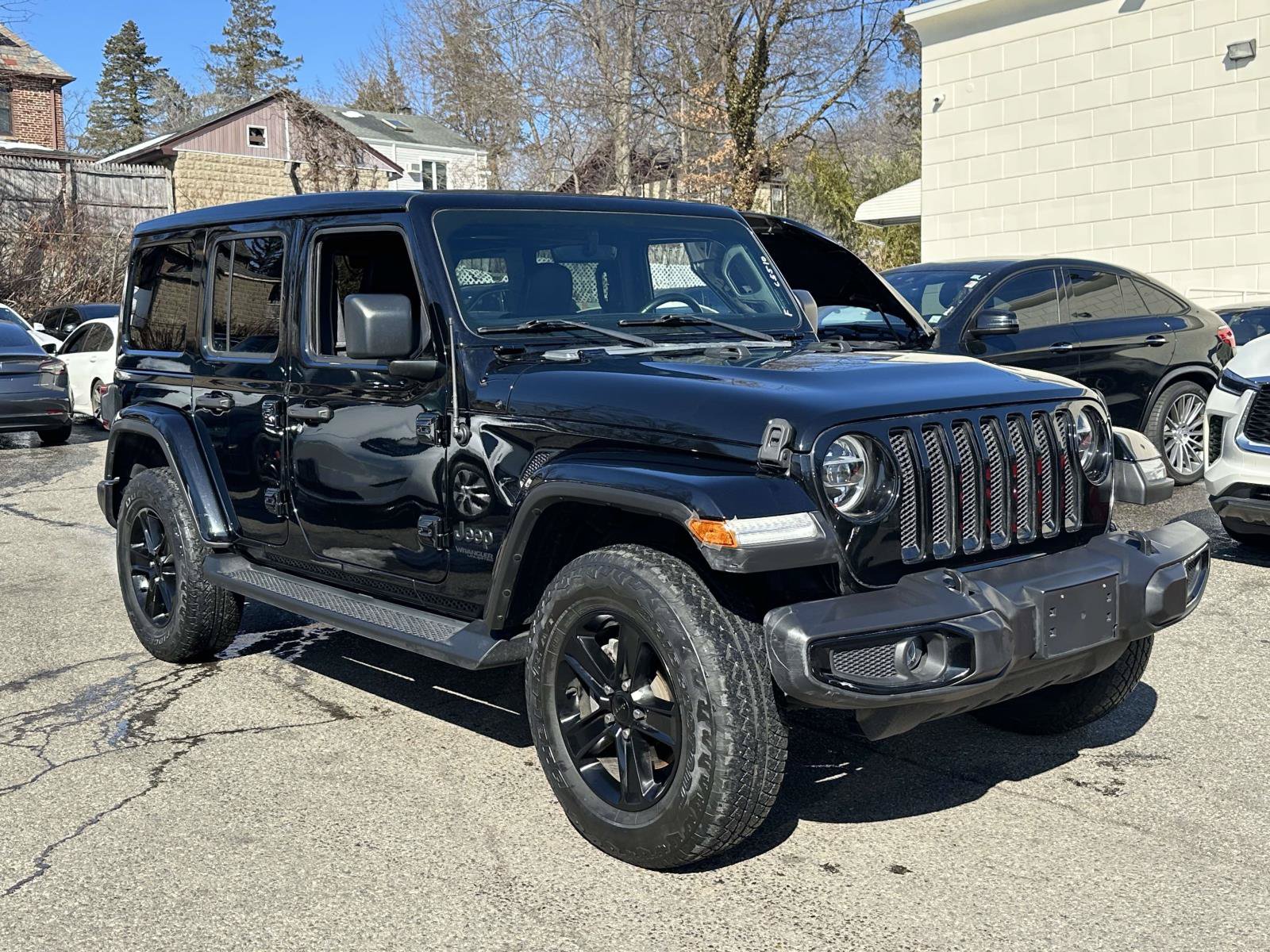Used 2021 Jeep Wrangler Unlimited Sahara AWD/4WD image 1