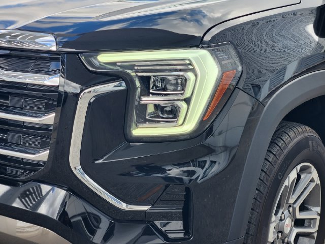Used 2025 GMC Terrain Elevation AWD/4WD image 7