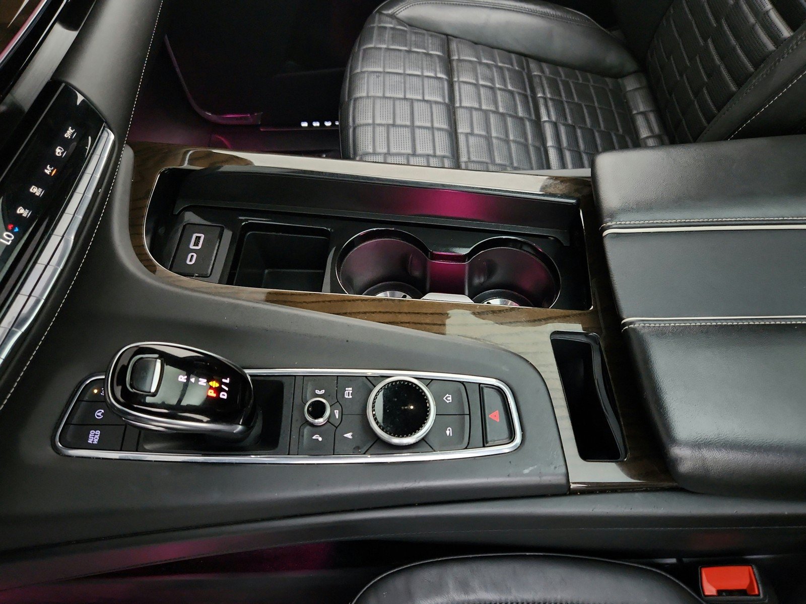 Used 2024 Cadillac Escalade Sport Platinum w/ LPO, ONYX Package AWD/4WD image 12