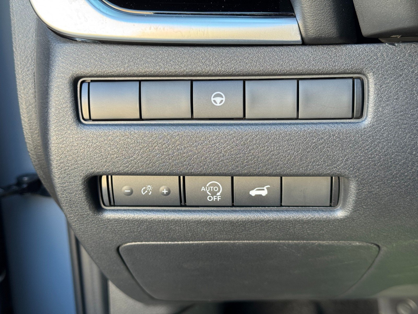 Used 2024 Nissan Rogue SL FWD image 17