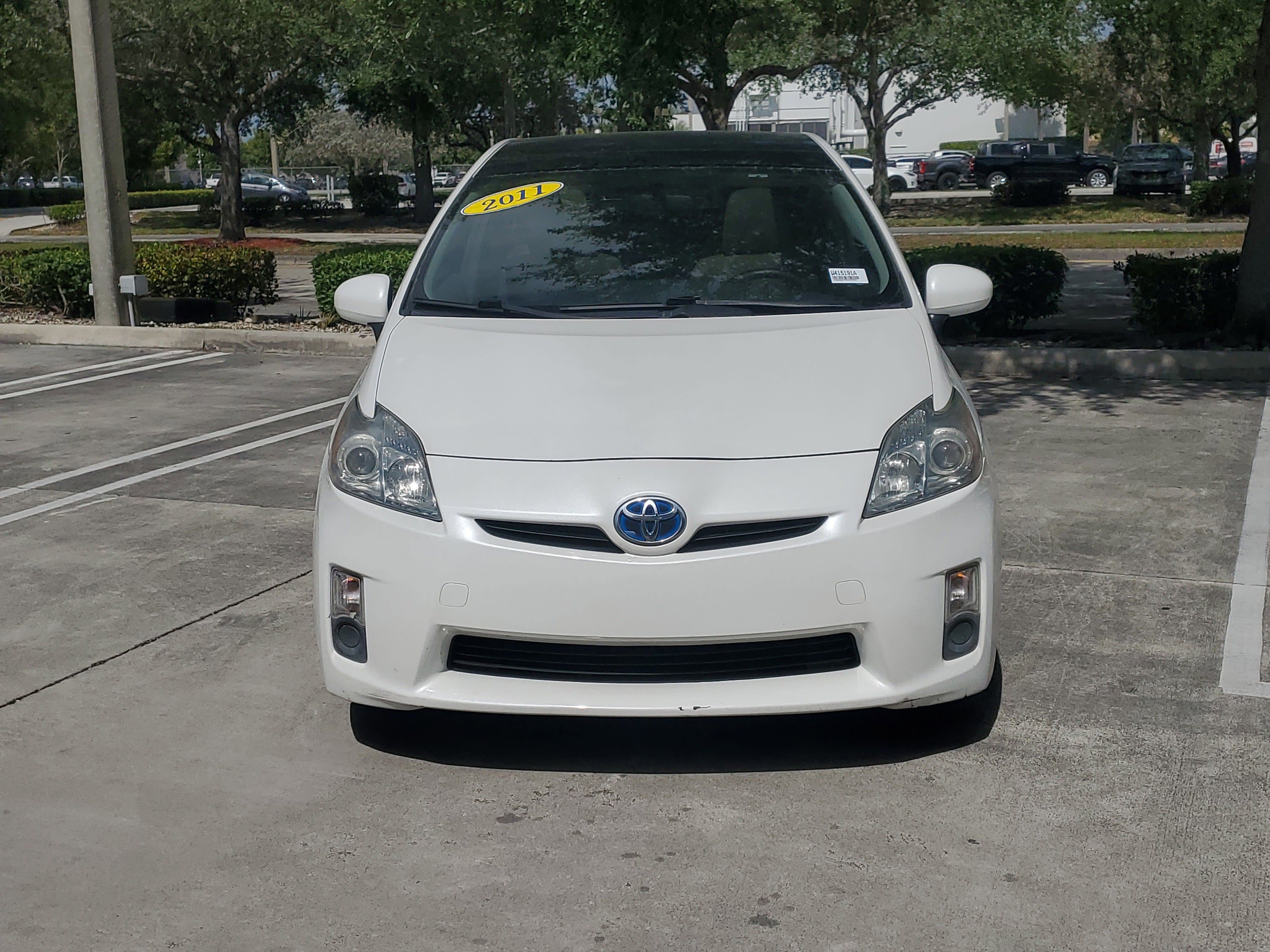 Used 2011 Toyota Prius Three w/ Solar Roof Pkg FWD image 8