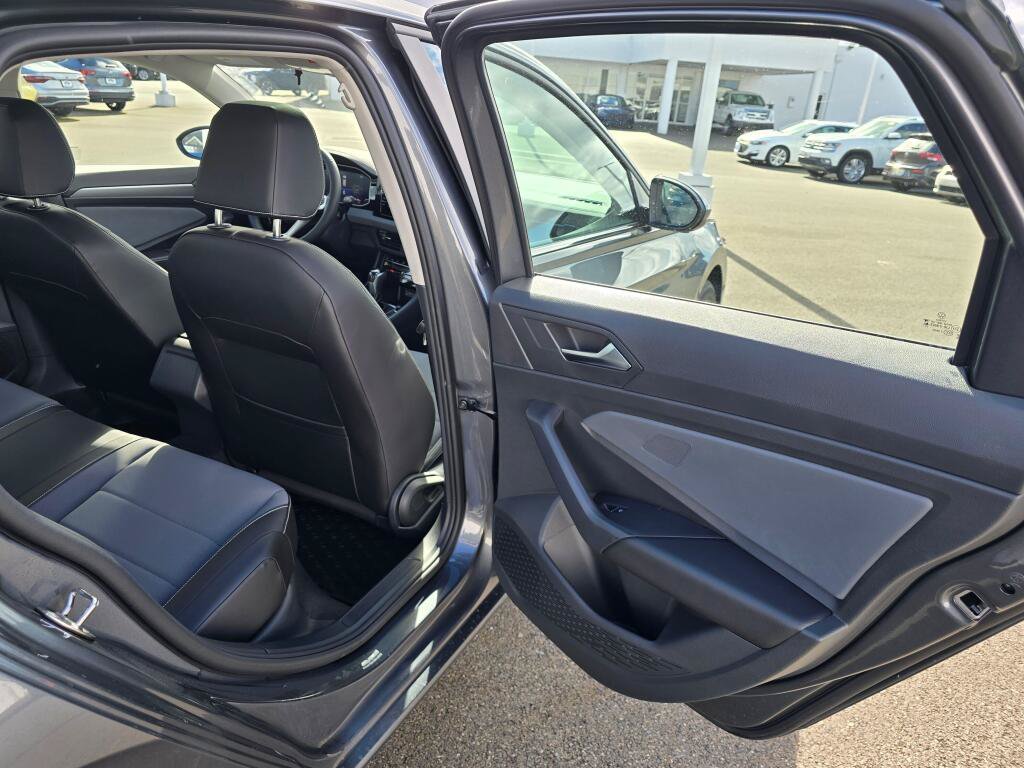 New 2026 Volkswagen Jetta SE FWD image 38